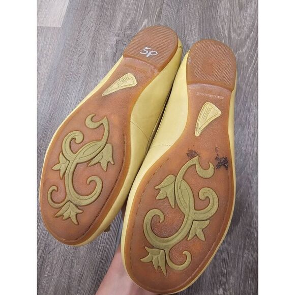 Born size 8.5 Women's Leather green flats - Picture 3 of 7
